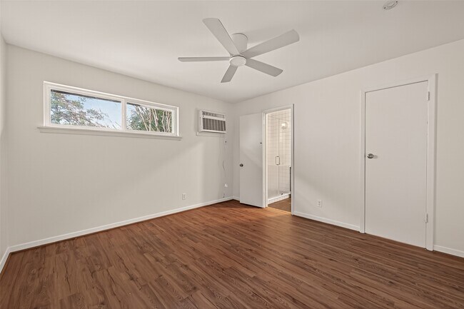 Building Photo - 1217 Heights Blvd