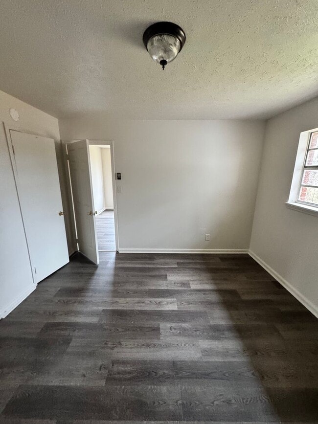 Building Photo - 126 Woodland Ave