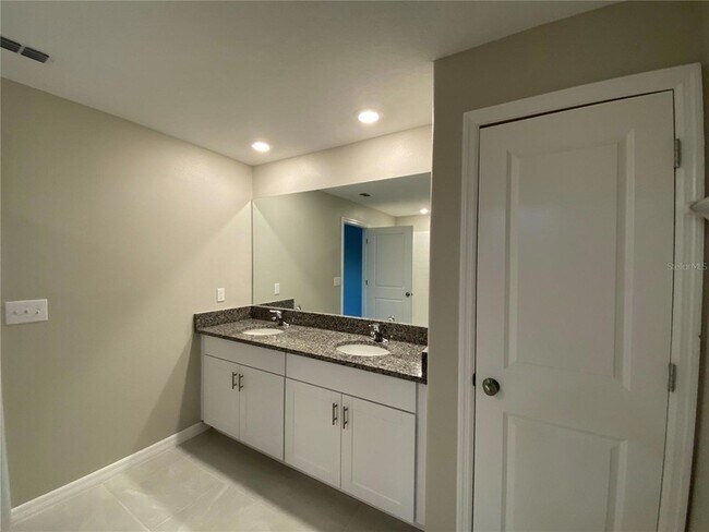 Building Photo - 2340 SW 168th Loop