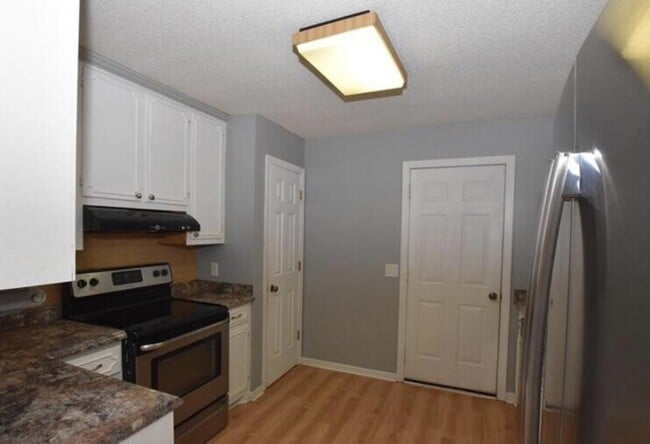 Building Photo - 1415 Texas Square