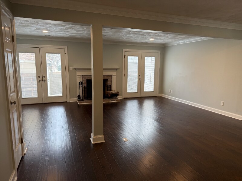 Building Photo - 658 Lord Dunmore Dr