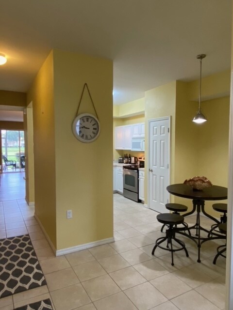 Building Photo - 3973 Bishopwood Ct E