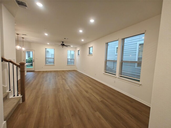 Building Photo - 2725 Woodall Dr