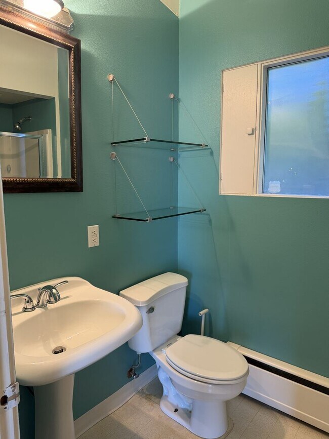 Building Photo - 1150 N 5th St