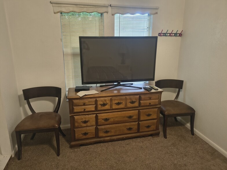 Building Photo - 700 Hughlett Ave