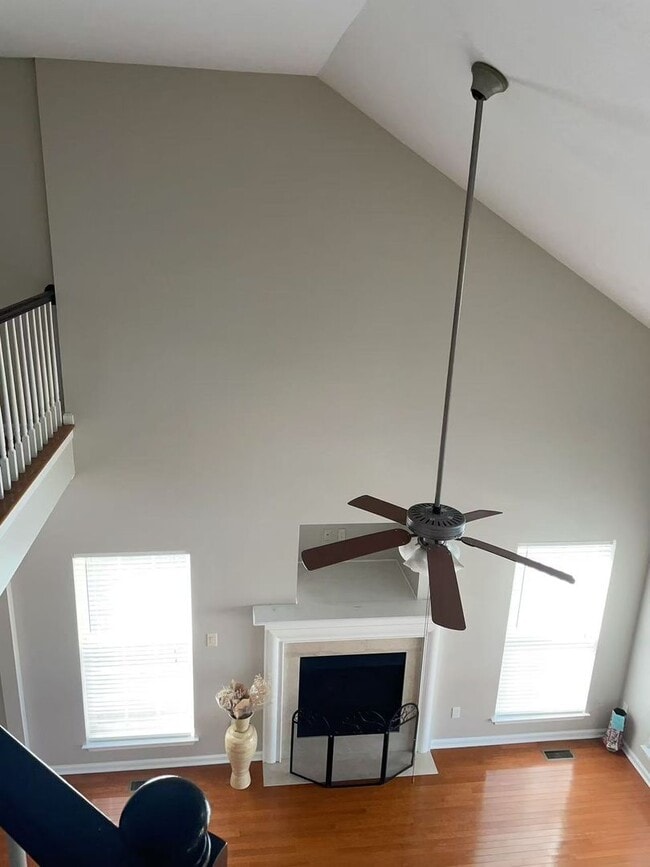 Building Photo - 4beds3bath House for rent