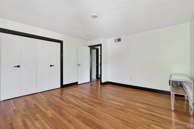 Building Photo - 40 Felter Hill Rd