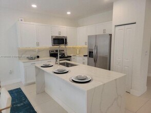 Building Photo - 4 bedroom in Miami Gardens FL 33179