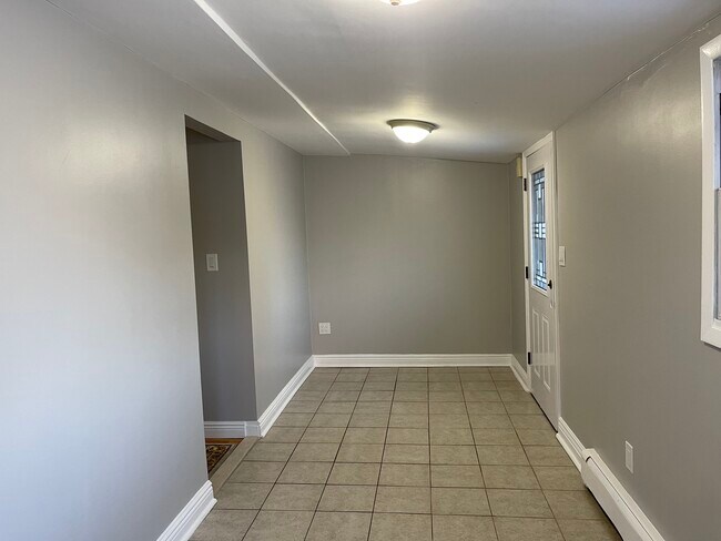 Building Photo - 160 18th St