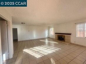 Building Photo - 2849 Rheem Ave