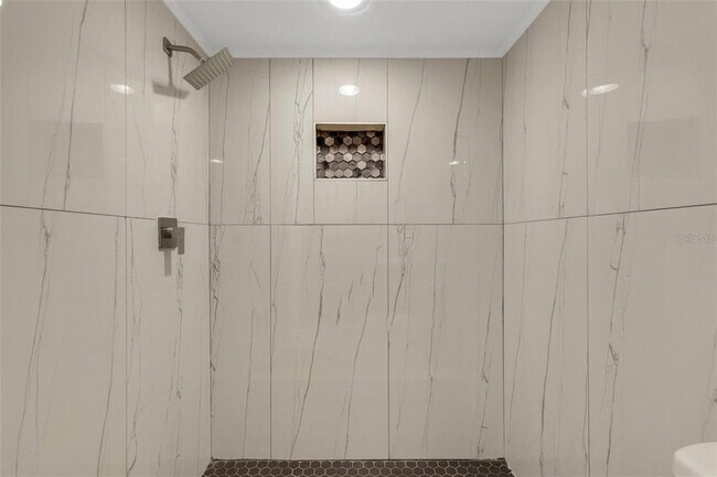 Building Photo - 2319 Beneva Terrace