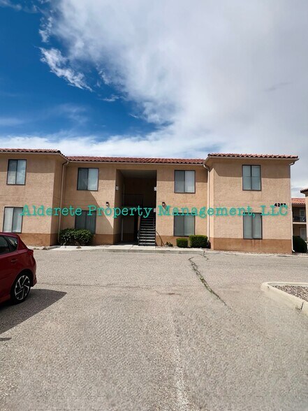 Primary Photo - 4257 Sabana Loop SE