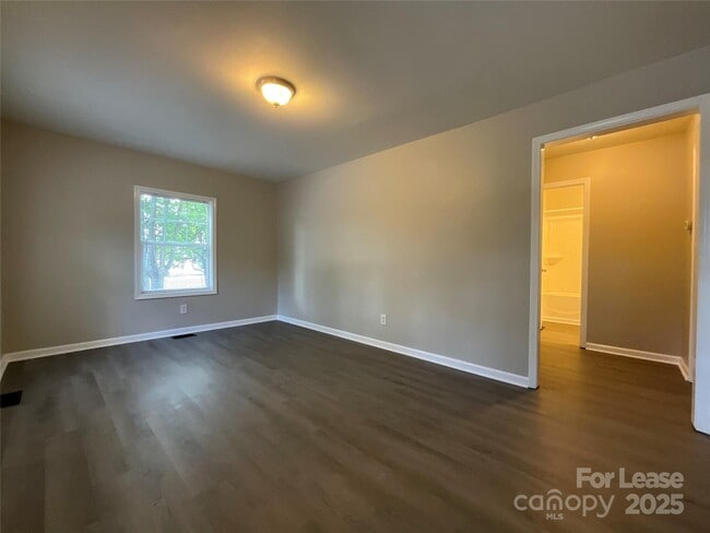 Building Photo - 296 Pecan Ave SW
