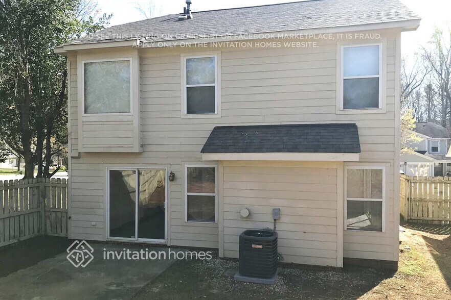 Building Photo - 10400 Neland St