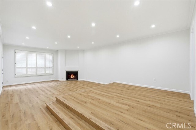 Building Photo - 2219 S Bentley Ave