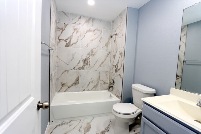 Building Photo - 9218 Mission Arbor Ln