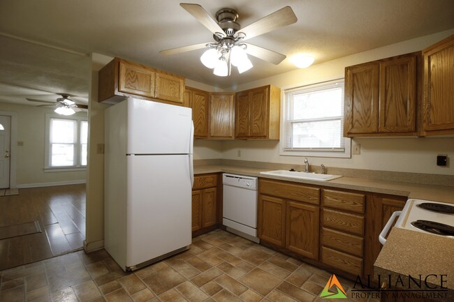 Building Photo - 321 Kearney St