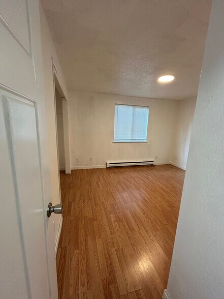 Building Photo - 4401 Saratoga Pl NE