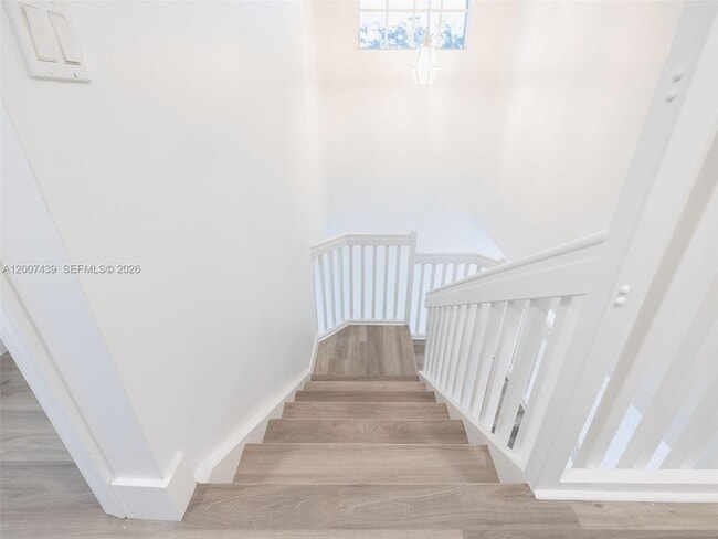 Building Photo - 801 Tanglewood Cir