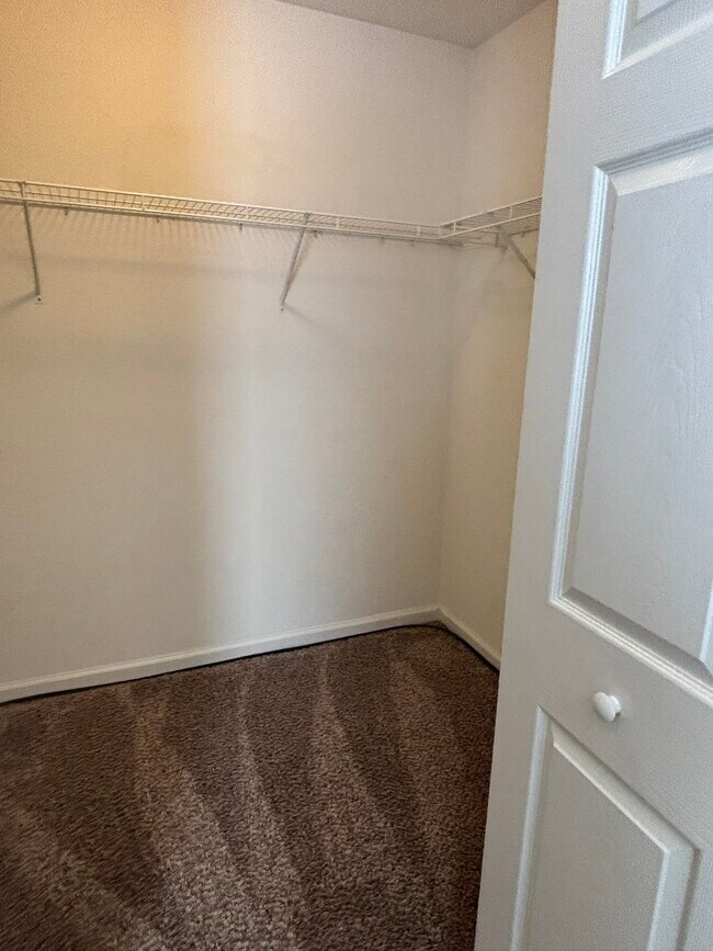 Building Photo - 4434 Gearhart Rd