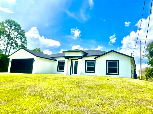 Building Photo - 1260 Larkspur St SE