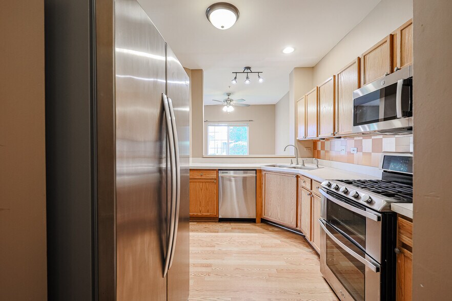 Building Photo - 607 Fox Ridge Dr