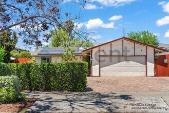 Building Photo - 1675 Kingman Ave