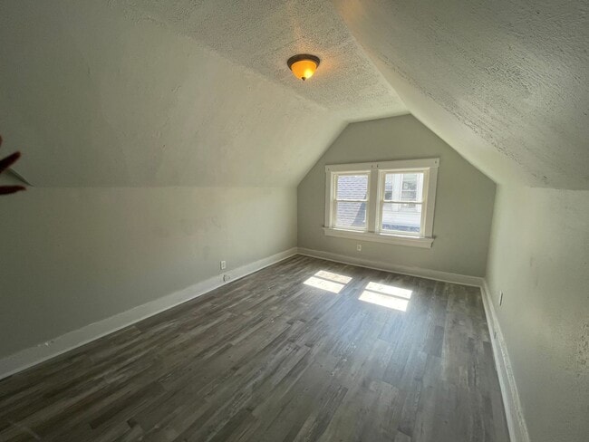 Building Photo - 3627 Montgomery Rd