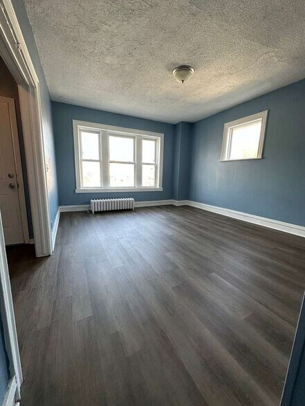 Building Photo - 1577 Park Ave