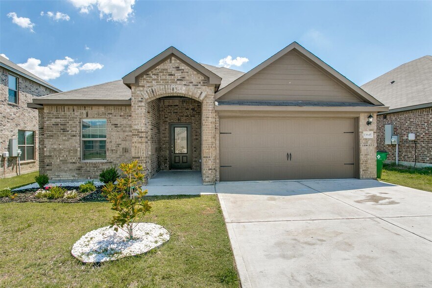 Building Photo - 13645 Lansman Dr