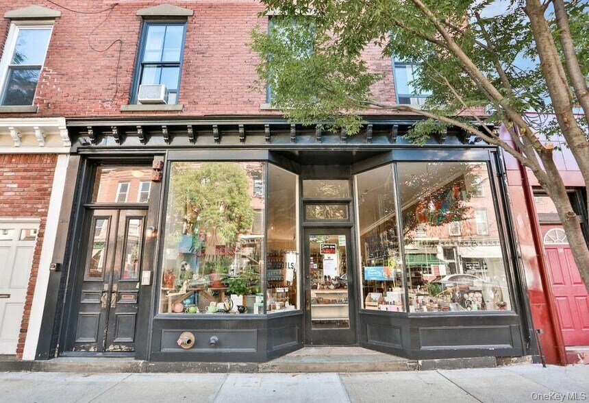 Primary Photo - 71 S Broadway