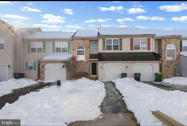 Building Photo - 204 Beckington Ct