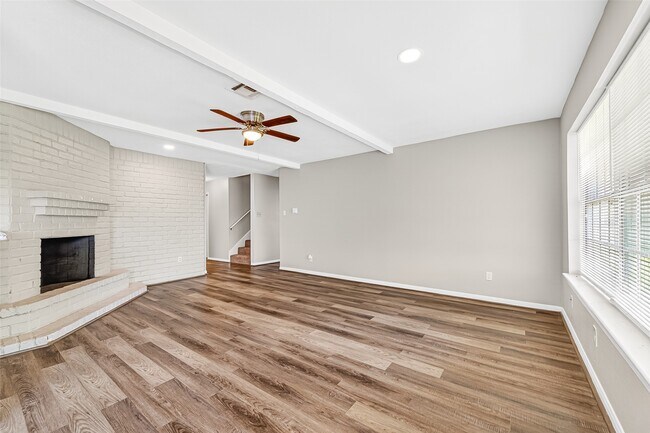 Building Photo - 403 Mistywood Dr