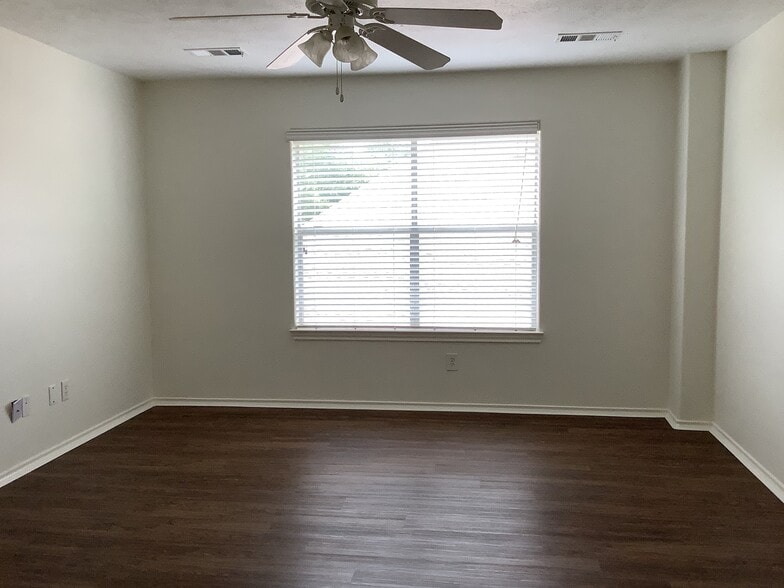 Building Photo - 3340 Zubin Ln