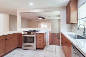 Building Photo - 9813 Medina Dr