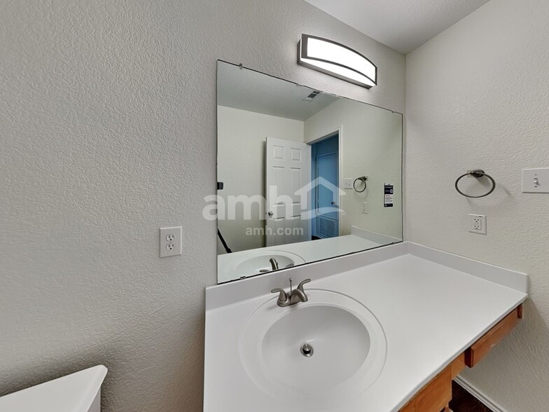 Building Photo - 2203 Terrell Dr