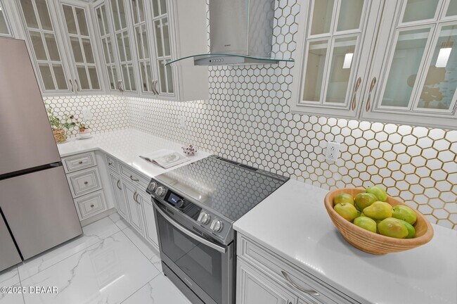 Building Photo - 200 Ocean Crest Dr