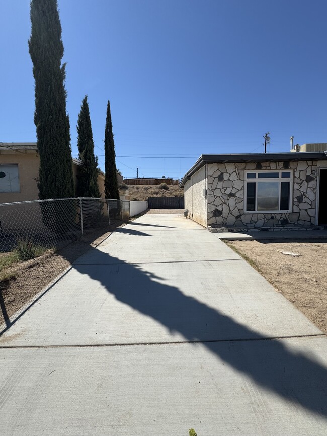 Building Photo - 1130 Mojave Dr