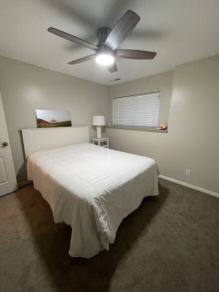Building Photo - 3022 S Basswood Cir