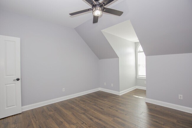 Building Photo - "Spacious and Inviting 2620 sq. ft. Home i...