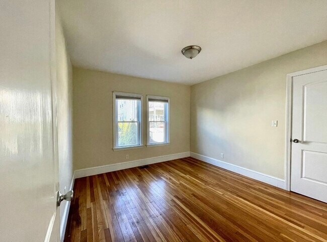 Building Photo - 32 Unity Ave