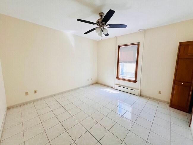 Building Photo - 34 Medford St