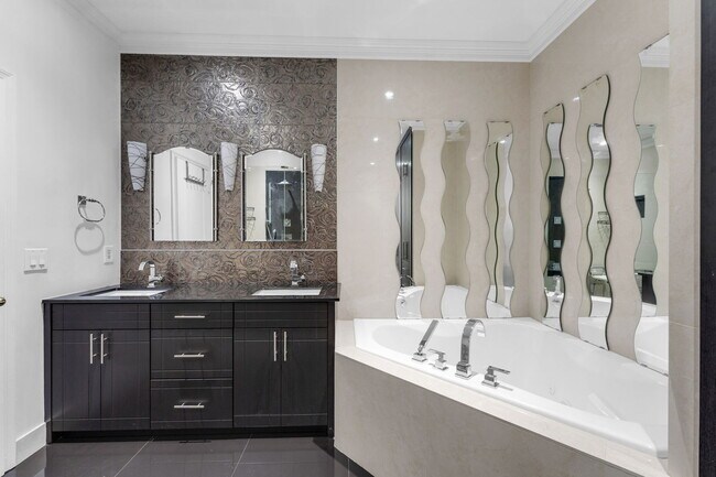 Building Photo - 851 SW 154th Path