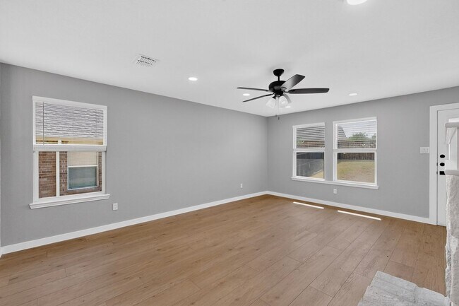 Building Photo - 13291 Guerin Dr