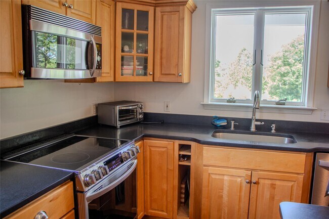 Building Photo - 14 Ledge Rock Ct