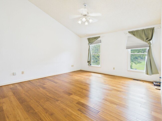 Building Photo - 6118 Walnut Landing Way