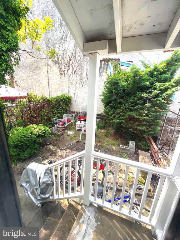 Building Photo - 226 S 49th St