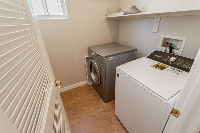 Building Photo - 8611 Splendid Leaf Ct