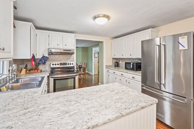 Building Photo - 138 Wildwood Cir