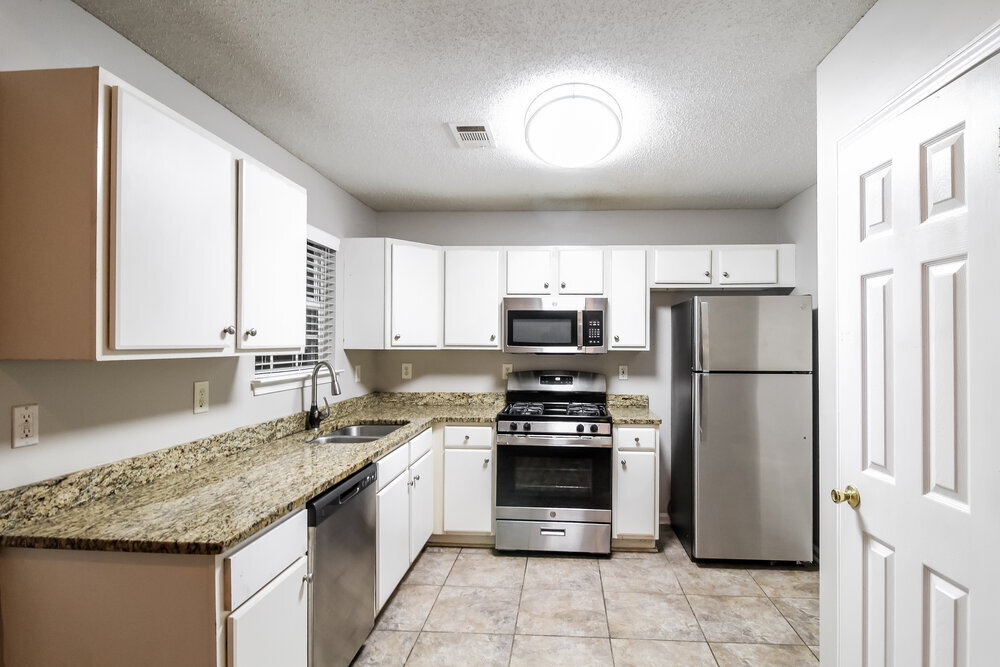 Building Photo - 6090 Crooked Creek Dr.
